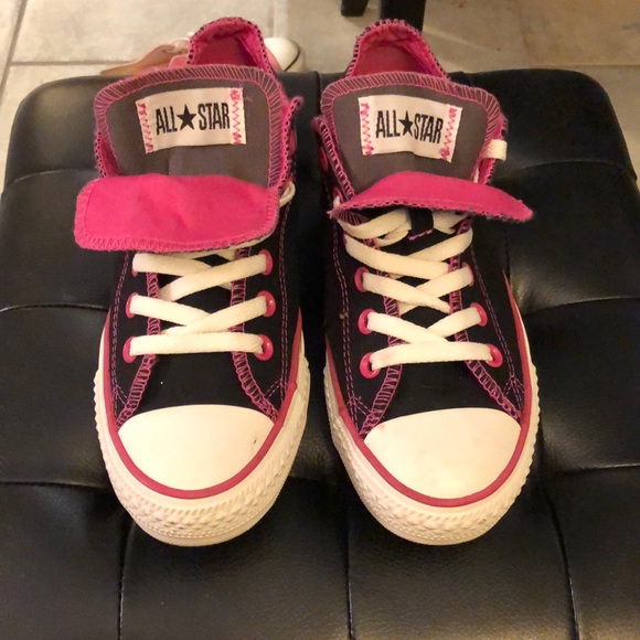 black pink converse
